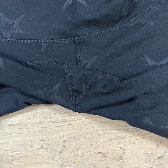 GapFit Women’s Black Winterbrush Star Leggings Tights - Picture 3 of 10